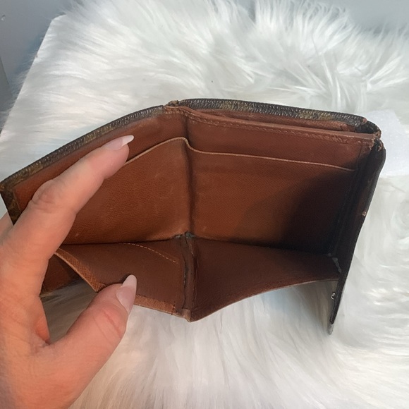 1988 authentic Louis Vuitton Elise wallet - rip inside - Picture 14 of 17